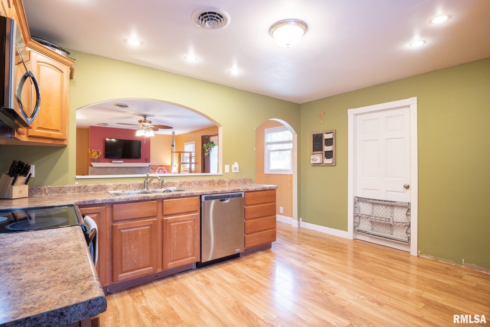302 Joliet Road Marquette Heights, IL 61554 - Photo 17 of 44 Gallery Image 17