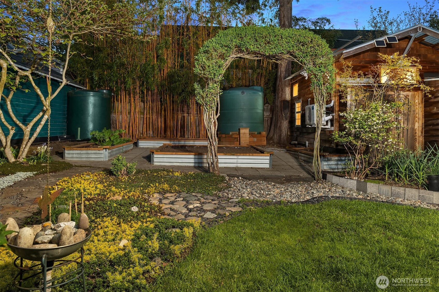 808 Northwest 64th Street Seattle, WA 98107 - Photo 32 of 37