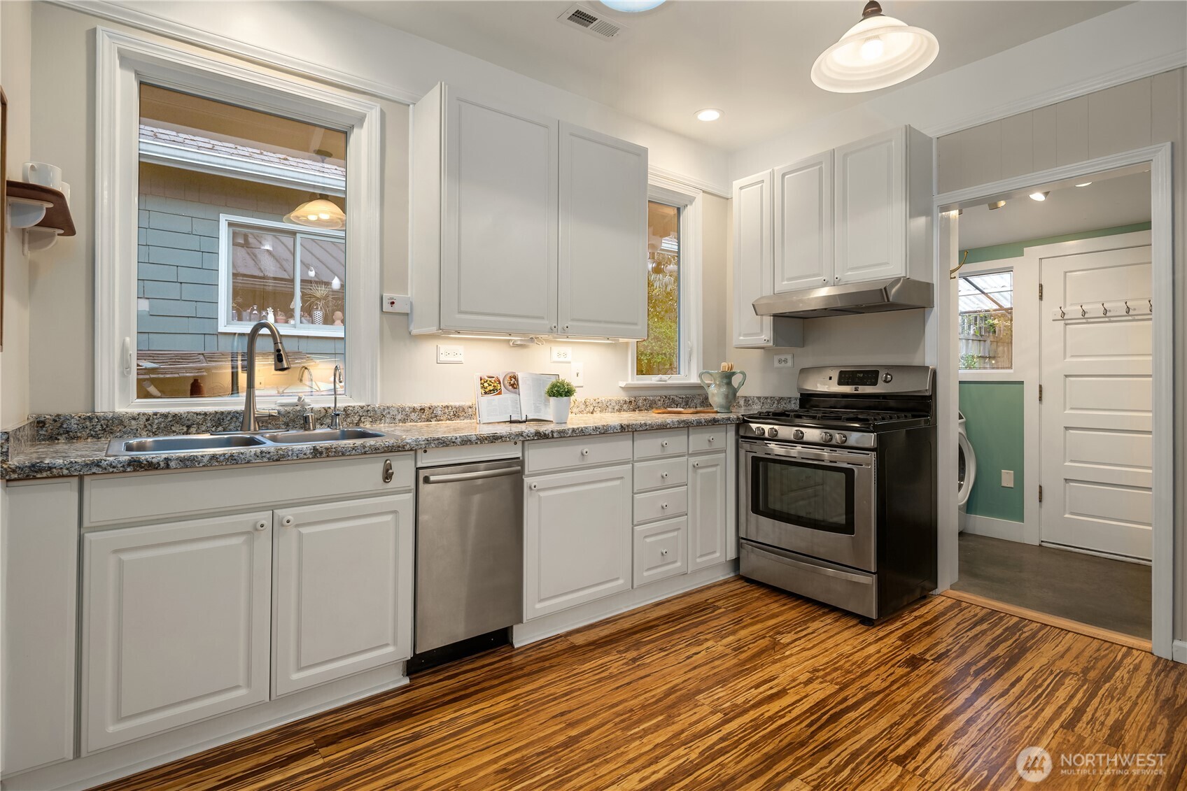 808 Northwest 64th Street Seattle, WA 98107 - Photo 8 of 37