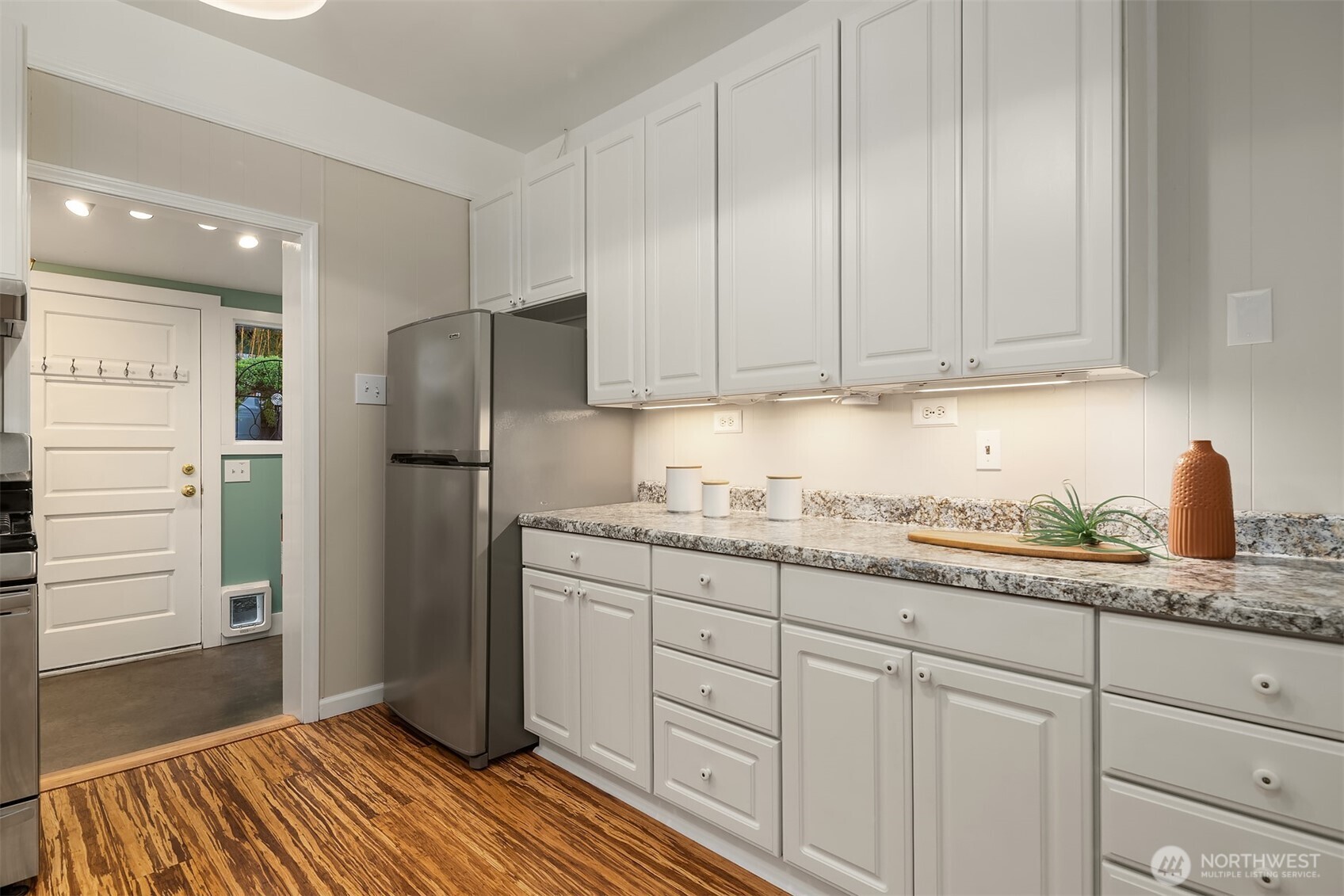 808 Northwest 64th Street Seattle, WA 98107 - Photo 9 of 37