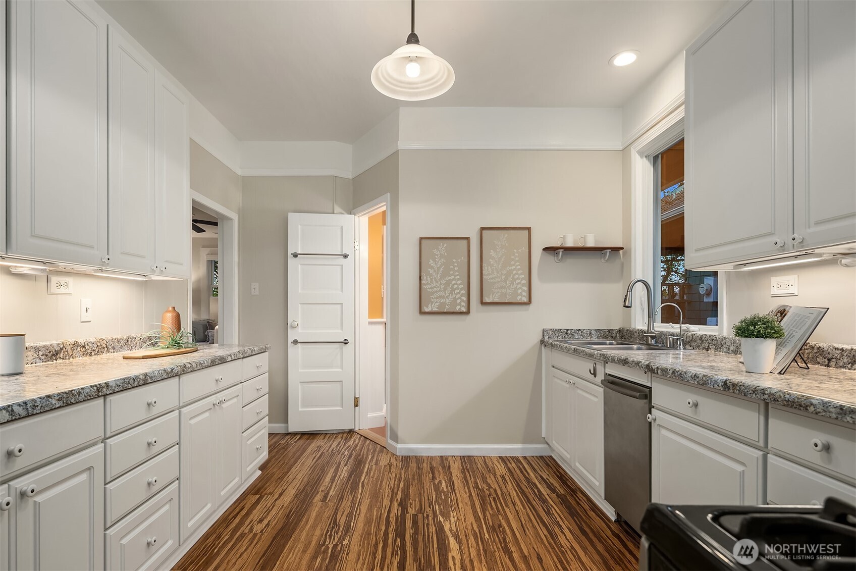 808 Northwest 64th Street Seattle, WA 98107 - Photo 10 of 37