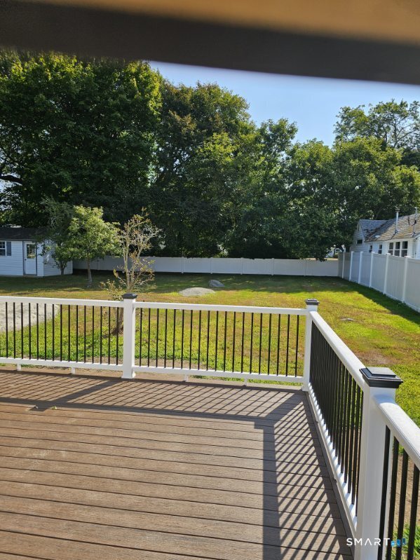 185 Shore Road Waterford, CT 06385 - Photo 6 of 23 Gallery Image 6