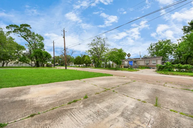 $1,475 | 201 West Pitts Avenue, Pasadena, TX 77506