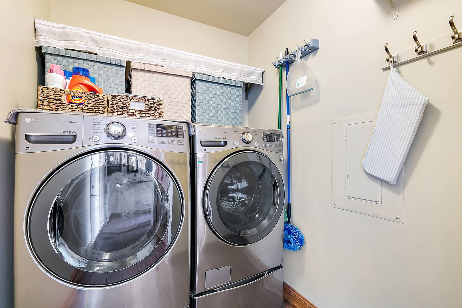 3320 North Jugtown Road Morris, IL 60450 - Photo 12 of 48 a utility room with dryer and washer