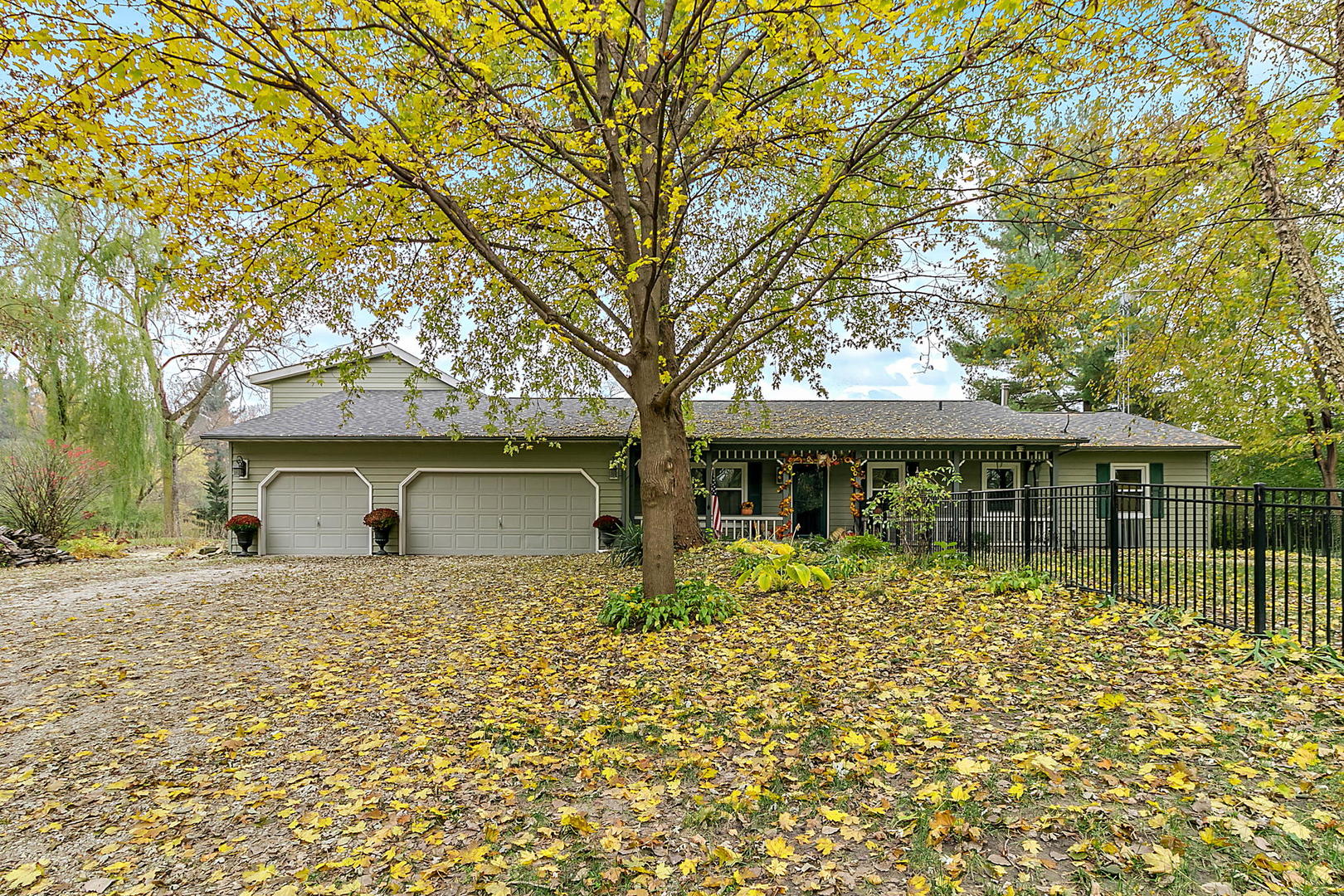 3320 North Jugtown Road Morris, IL 60450 - Photo 4 of 48 front view of house with a yard