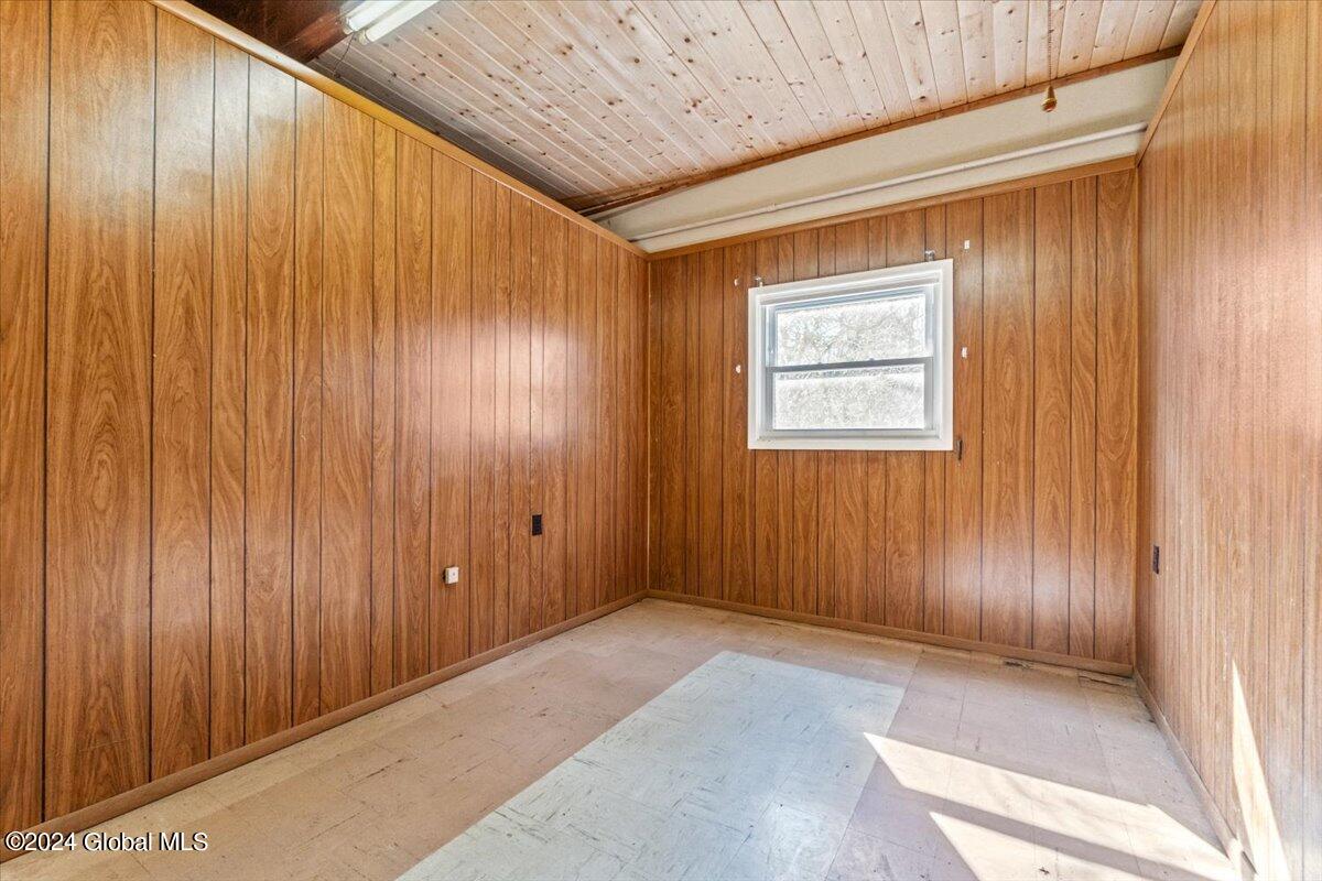 4 Weed Road Colonie, NY 12110 - Photo 11 of 12 21-DSC05346