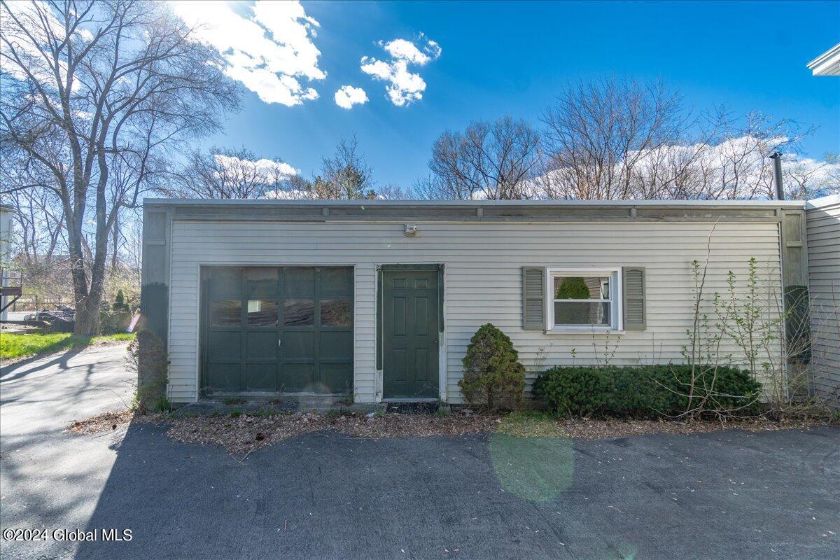 4 Weed Road Colonie, NY 12110 - Photo 4 of 12 02-4 Weed Rd-2