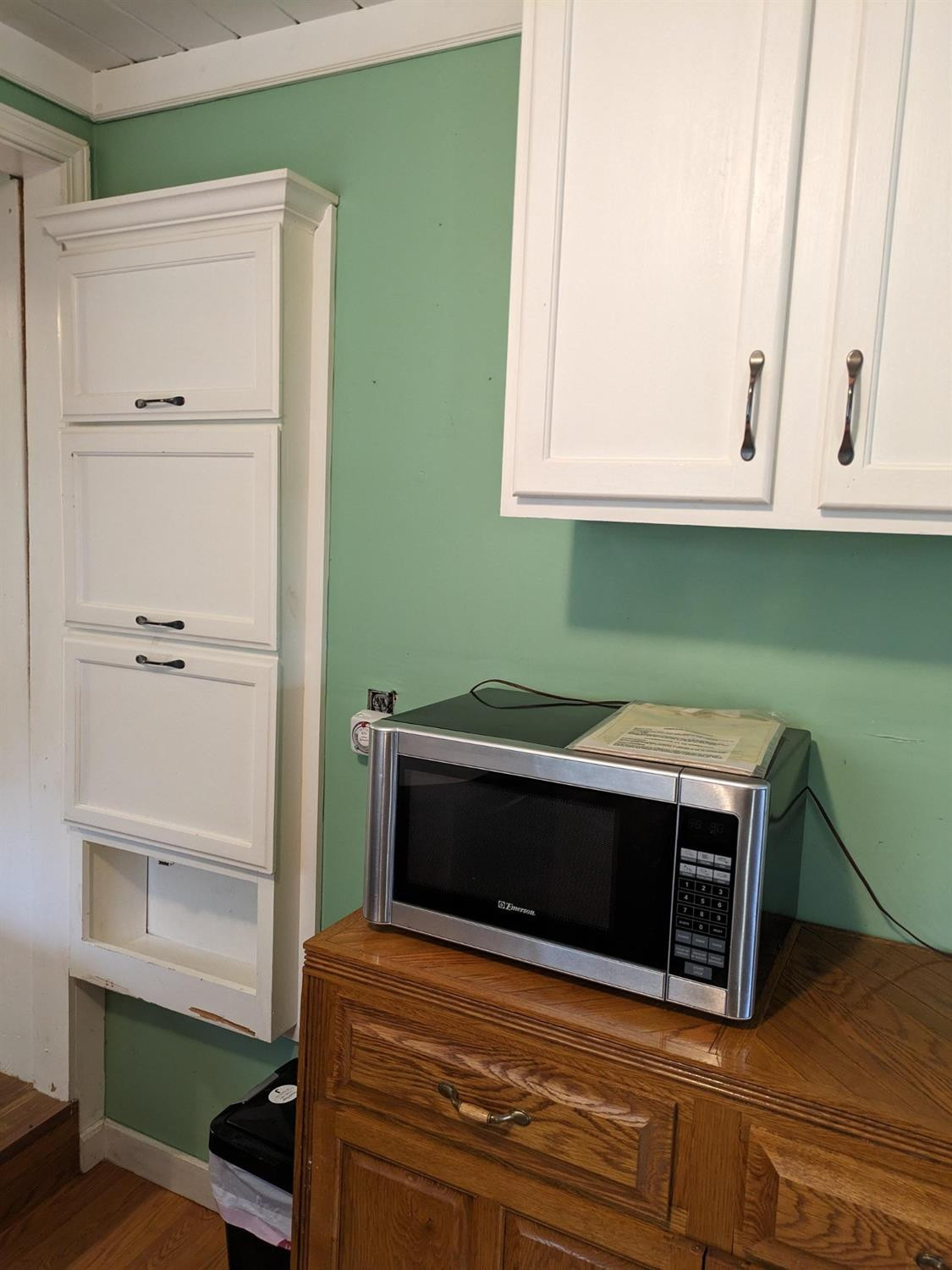 23809 Shelby Road Lowell, IN 46356 - Photo 19 of 48 a room with a washer and dryer
