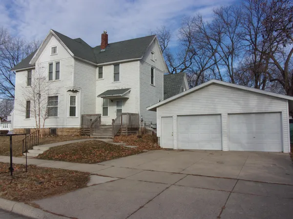 $139,900 | 231 South Prairie Avenue, Fairmont, MN 56031