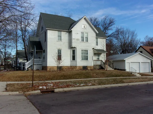 $139,900 | 231 South Prairie Avenue, Fairmont, MN 56031