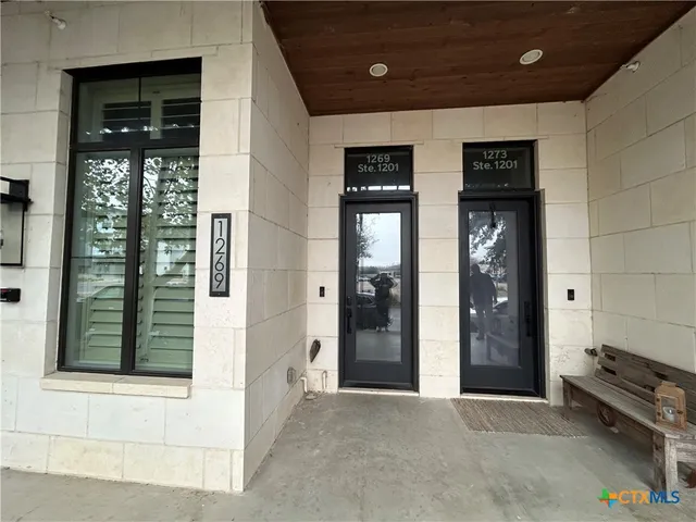 a view of an entryway of the house