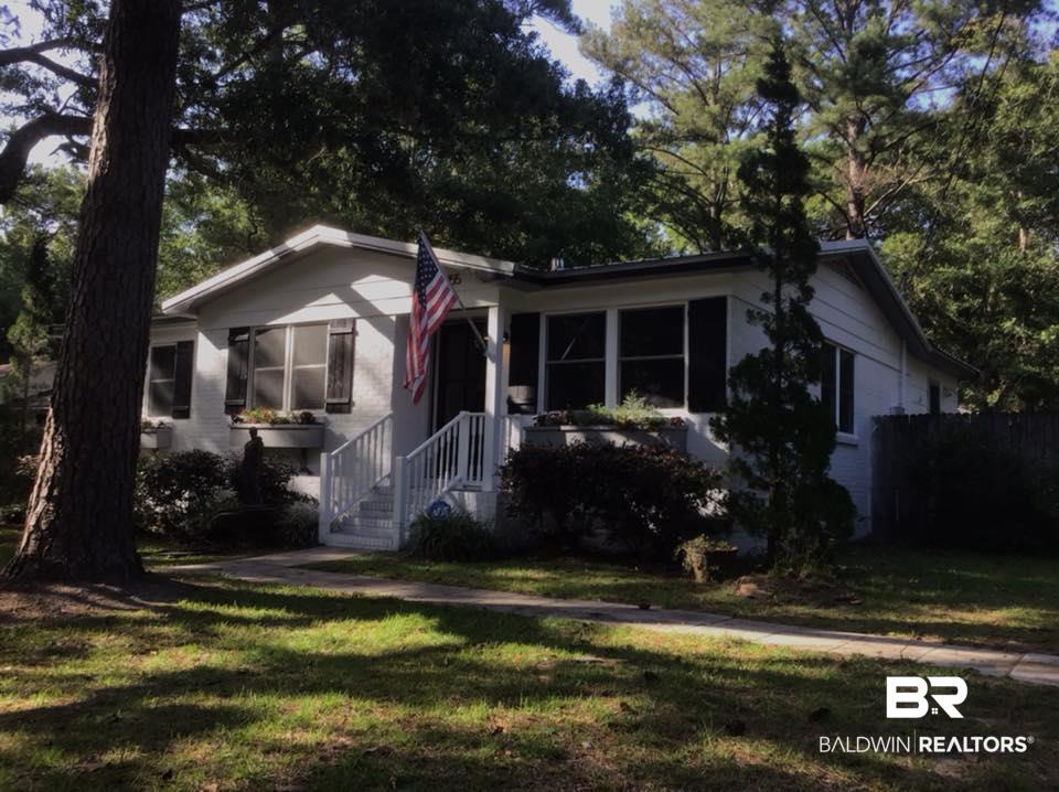 255 Fig Avenue Fairhope, AL 36532 - Photo 1 of 26