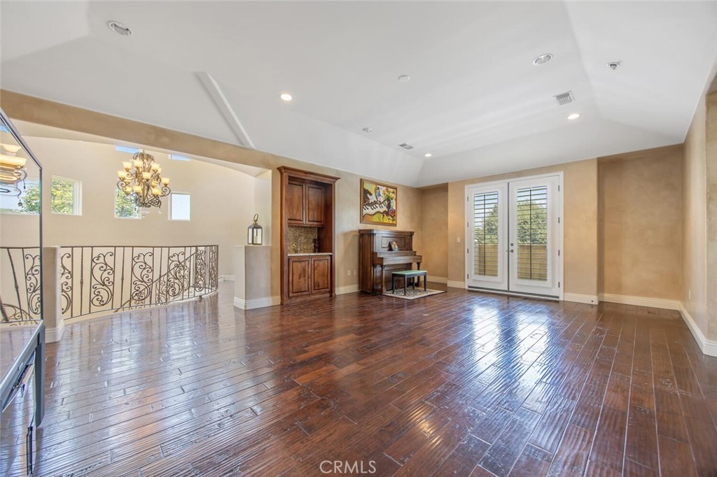 21120 Placerita Canyon Road Newhall, CA 91321 - Photo 28 of 53 Loft with Balcony