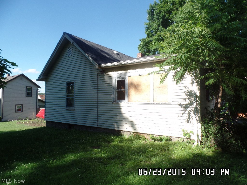117 Center Street Struthers, OH 44471 - Photo 2 of 12