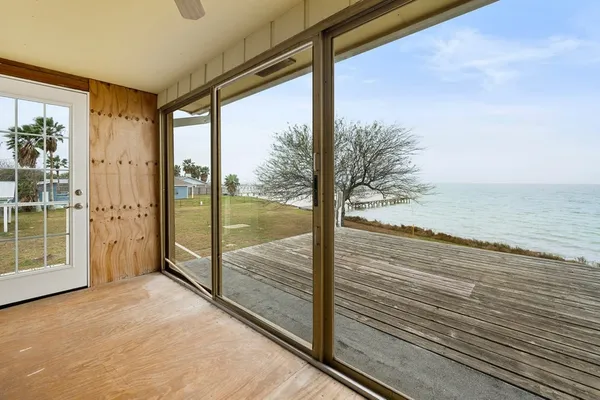 $575,000 | 3657 Copano Drive, Rockport, TX 78382