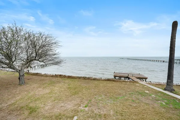 $575,000 | 3657 Copano Drive, Rockport, TX 78382