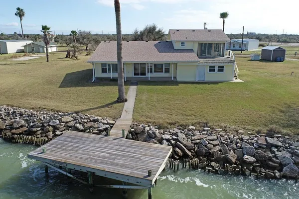 $575,000 | 3657 Copano Drive, Rockport, TX 78382