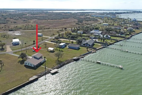 $575,000 | 3657 Copano Drive, Rockport, TX 78382