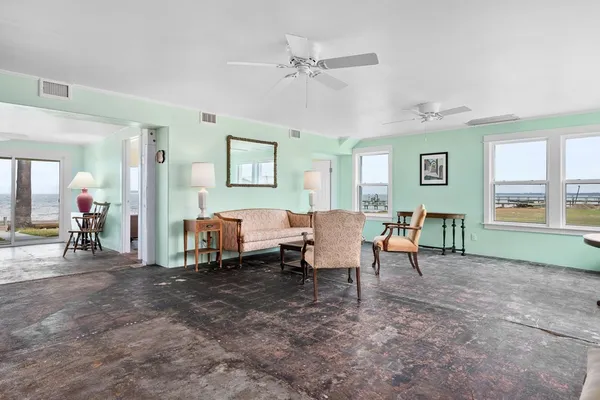 $575,000 | 3657 Copano Drive, Rockport, TX 78382