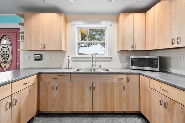 $575,000 | 3657 Copano Drive, Rockport, TX 78382