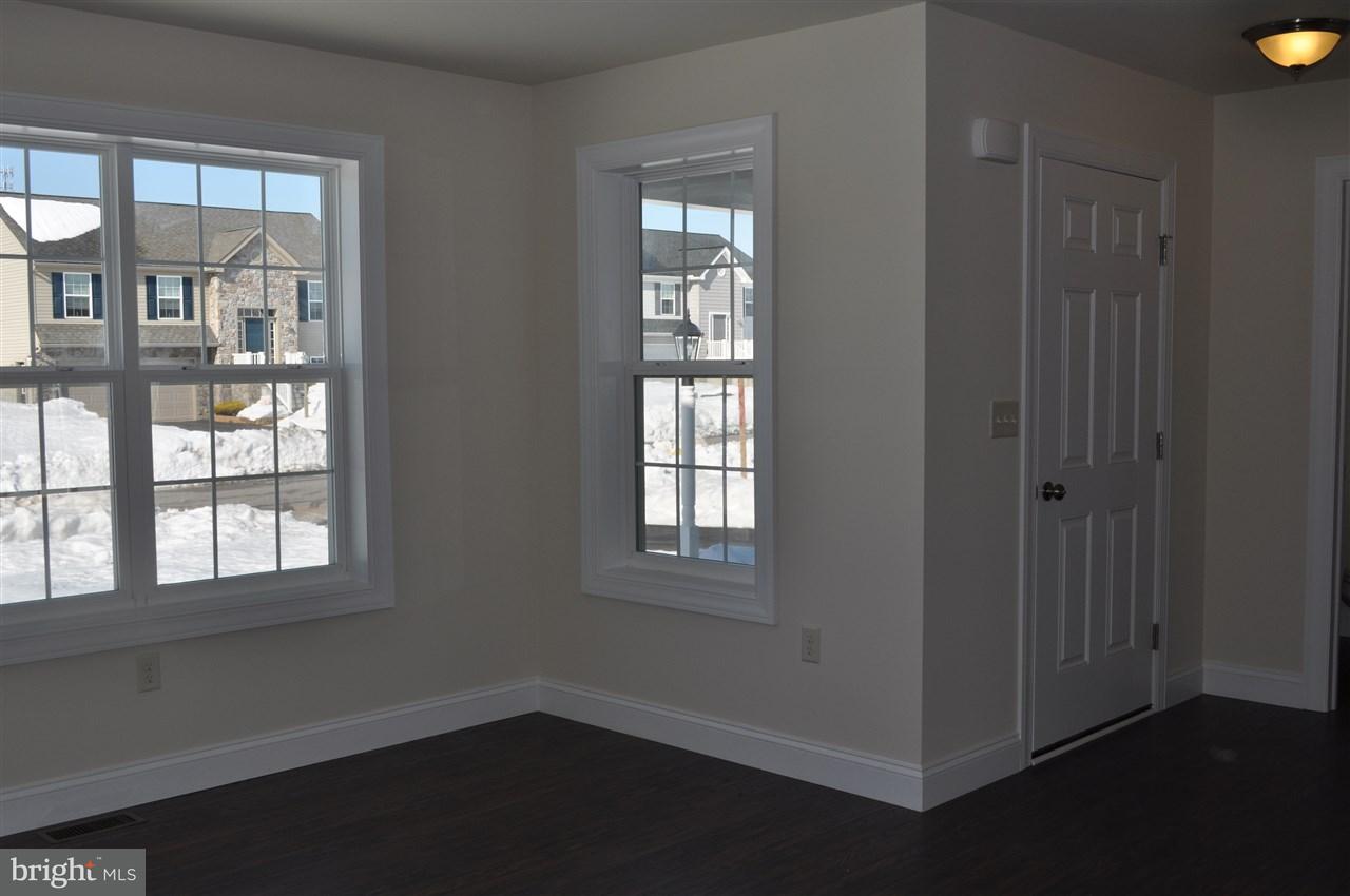 355 Riviera Street, Unit 59 Mount Wolf, PA 17347 - Photo 4 of 31 Gallery Image 4