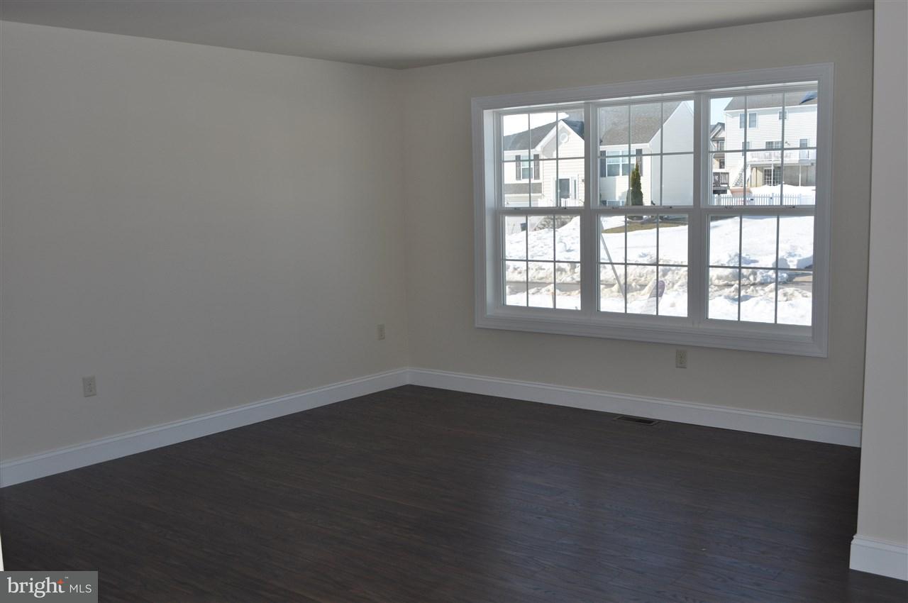 355 Riviera Street, Unit 59 Mount Wolf, PA 17347 - Photo 5 of 31 Gallery Image 5