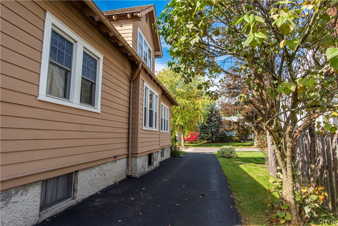 2811 Ogden Place Utica, NY 13501 - Photo 6 of 50