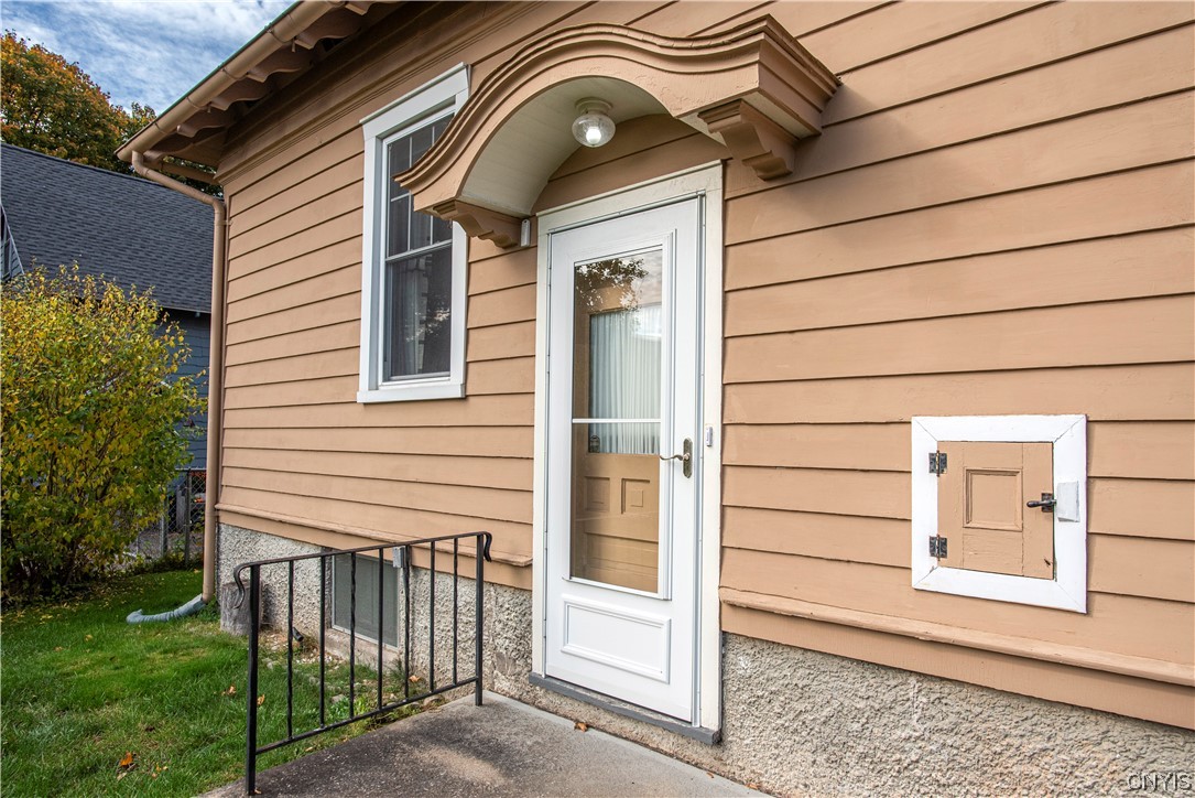 2811 Ogden Place Utica, NY 13501 - Photo 8 of 50