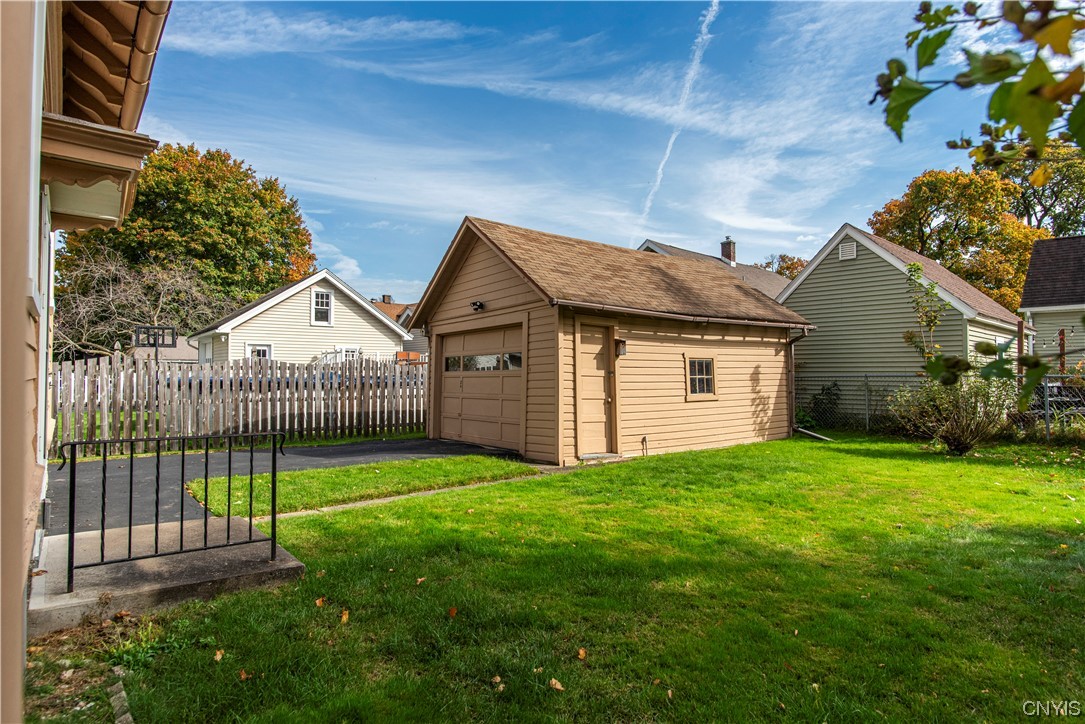 2811 Ogden Place Utica, NY 13501 - Photo 10 of 50