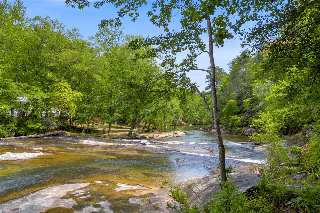 105 Chauga Valley Road Westminster, SC 29693 - Photo 3 of 14
