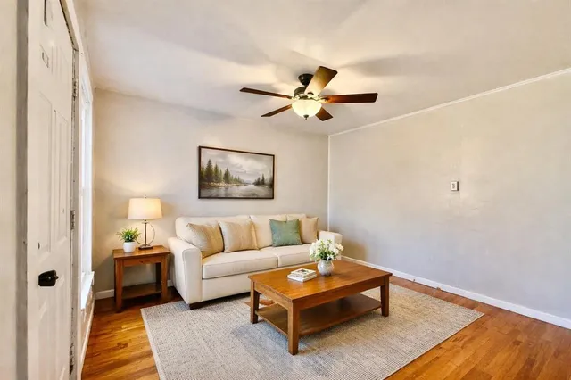 $1,000 | 815 Southeast 18th Street, Unit C, Mineral Wells, TX 76067