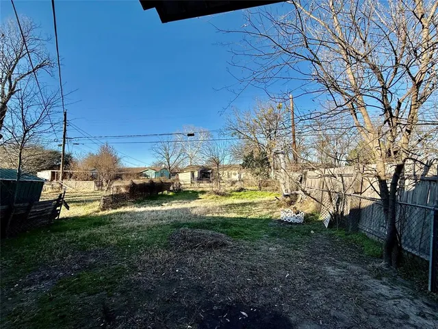 $1,000 | 815 Southeast 18th Street, Unit C, Mineral Wells, TX 76067