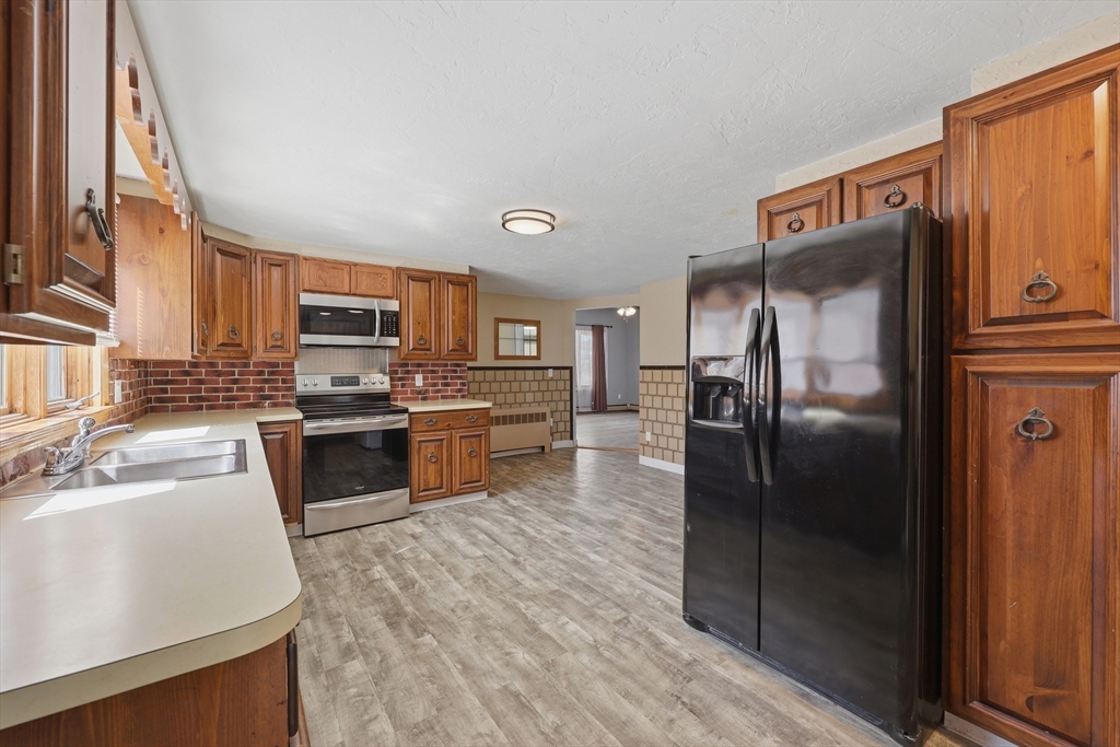 586 Franklin Street, Unit 1 Worcester, MA 01604 - Photo 2 of 20