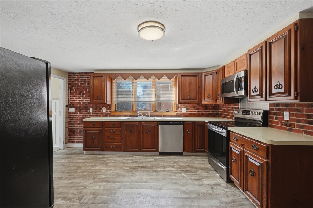 586 Franklin Street, Unit 1 Worcester, MA 01604 - Photo 4 of 20