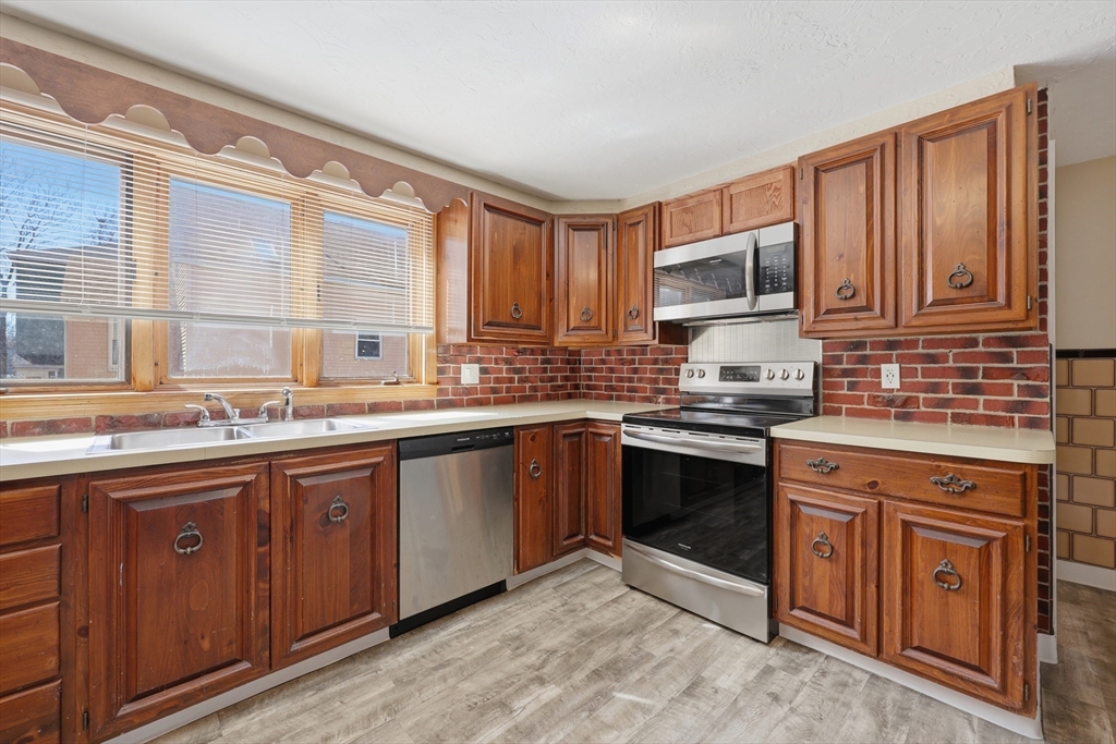 586 Franklin Street, Unit 1 Worcester, MA 01604 - Photo 5 of 20