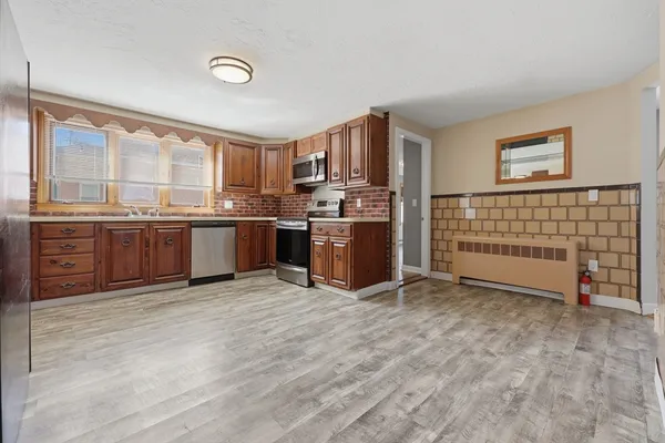 $1,965 | 586 Franklin Street, Unit 1, Worcester, MA 01604