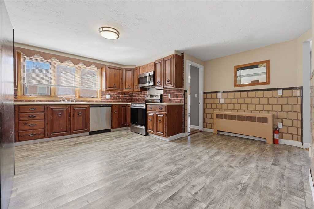 586 Franklin Street, Unit 1 Worcester, MA 01604 - Photo 6 of 20