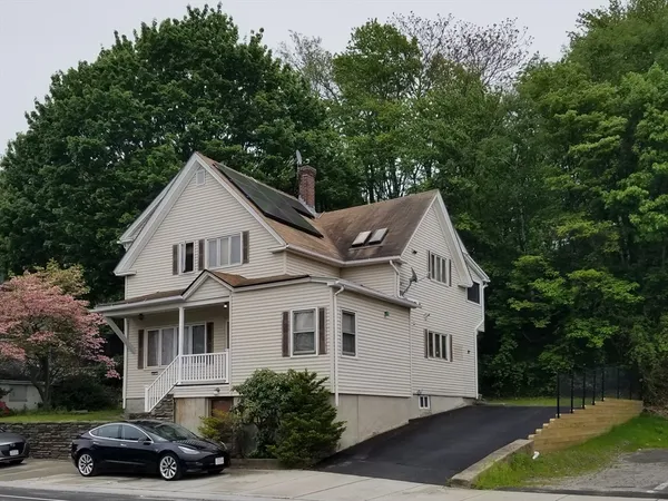 $1,965 | 586 Franklin Street, Unit 1, Worcester, MA 01604