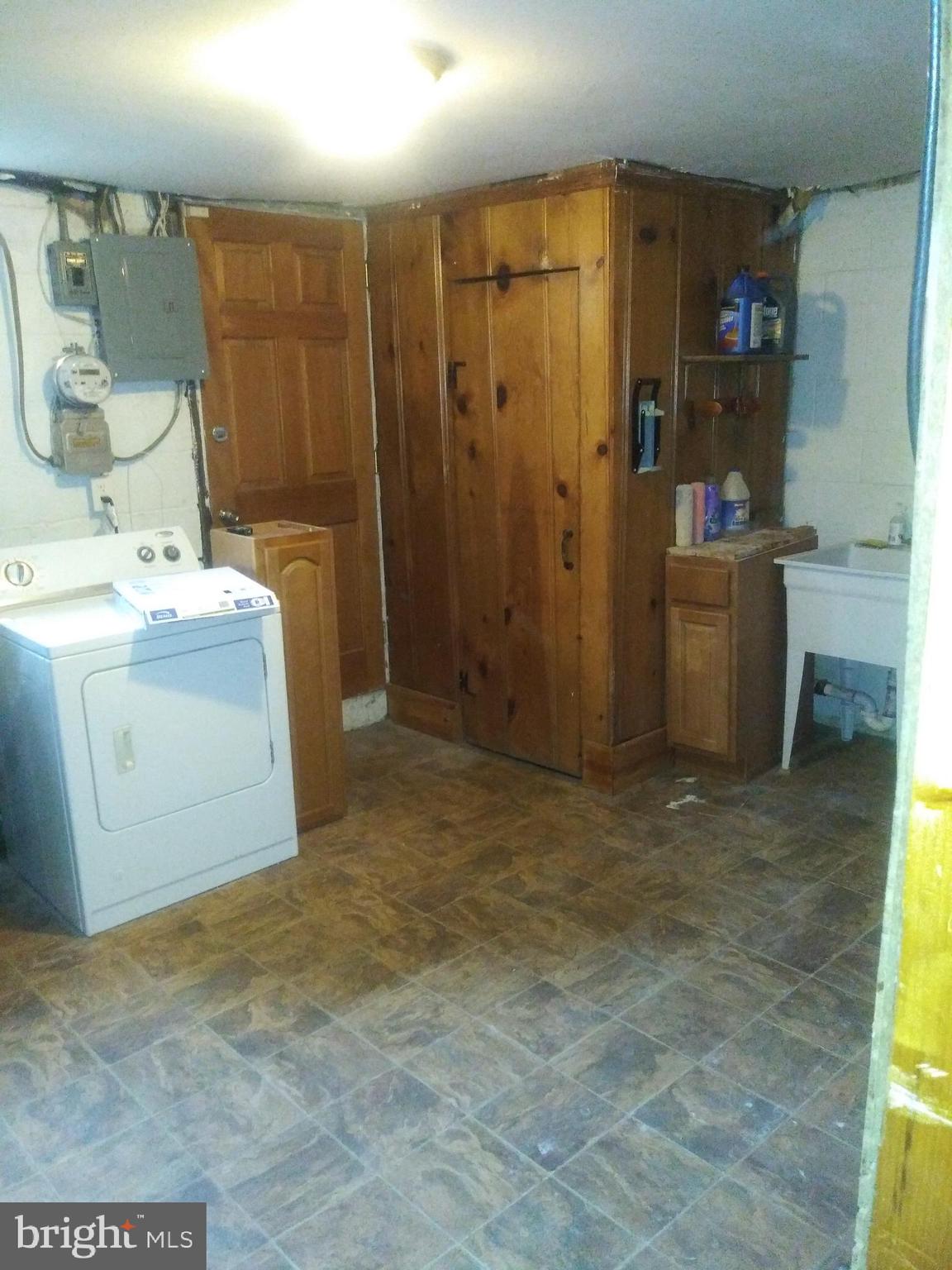 1944 Inverton Road Baltimore, MD 21222 - Photo 3 of 8