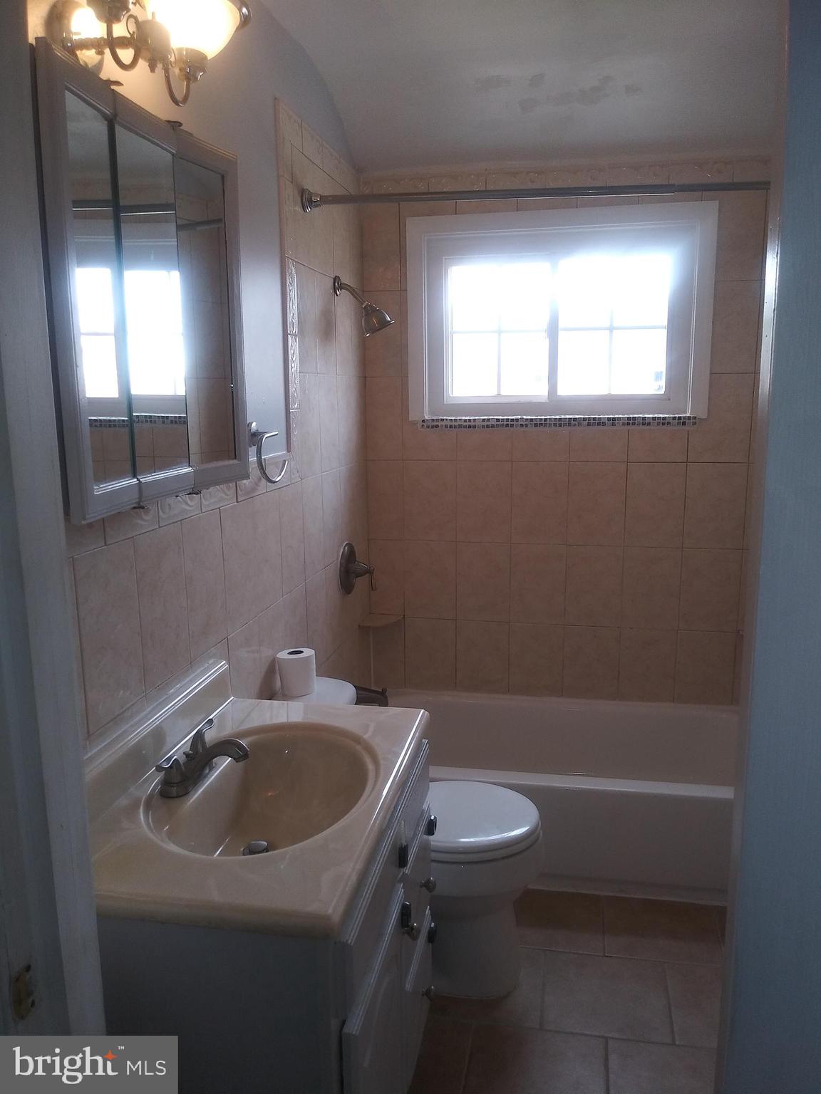 1944 Inverton Road Baltimore, MD 21222 - Photo 5 of 8