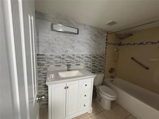 $1,350 | 3845 South Lake Drive, Unit 191, Tampa, FL 33614