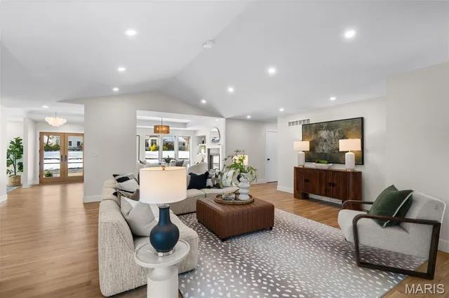 $2,775,000 | 1534 Woodgate Drive, Frontenac, MO 63131