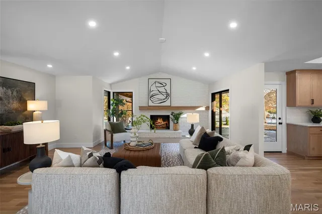 $2,775,000 | 1534 Woodgate Drive, Frontenac, MO 63131