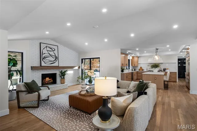 $2,775,000 | 1534 Woodgate Drive, Frontenac, MO 63131