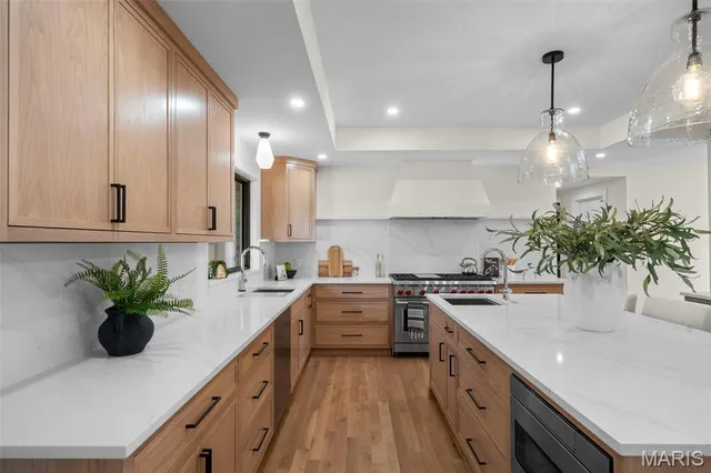 $2,775,000 | 1534 Woodgate Drive, Frontenac, MO 63131