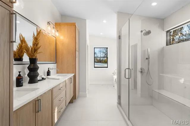 $2,775,000 | 1534 Woodgate Drive, Frontenac, MO 63131