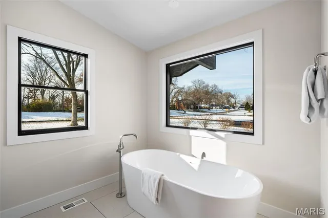 $2,775,000 | 1534 Woodgate Drive, Frontenac, MO 63131