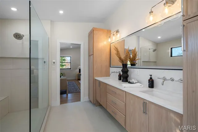 $2,775,000 | 1534 Woodgate Drive, Frontenac, MO 63131