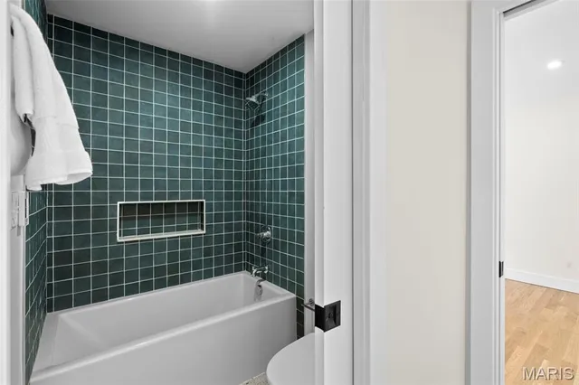 $2,775,000 | 1534 Woodgate Drive, Frontenac, MO 63131