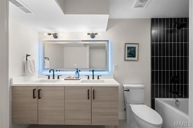 $2,775,000 | 1534 Woodgate Drive, Frontenac, MO 63131